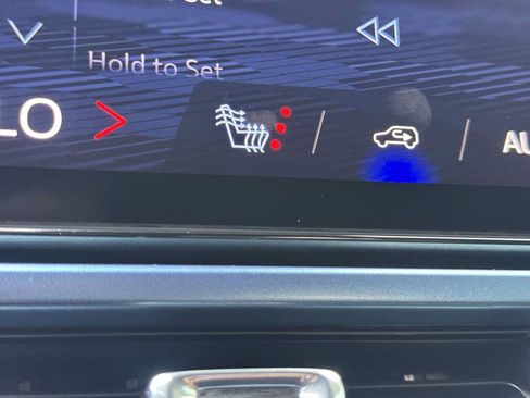 Used 2024 Chevrolet Equinox EV LT FWD image 27