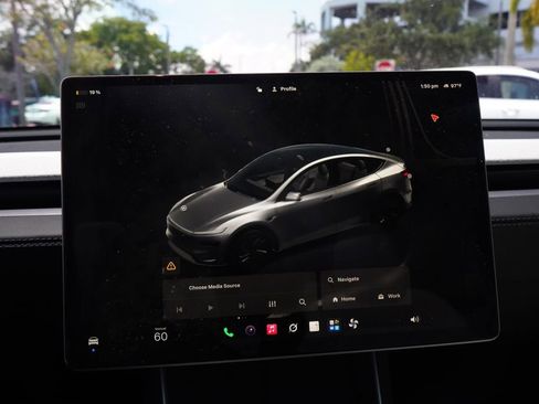 Used 2026 Tesla Model Y AWD image 28