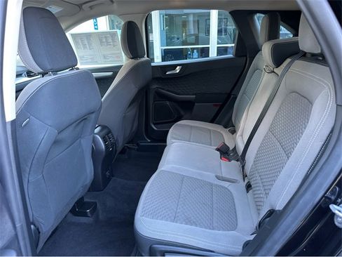 Used 2020 Ford Escape SE image 18