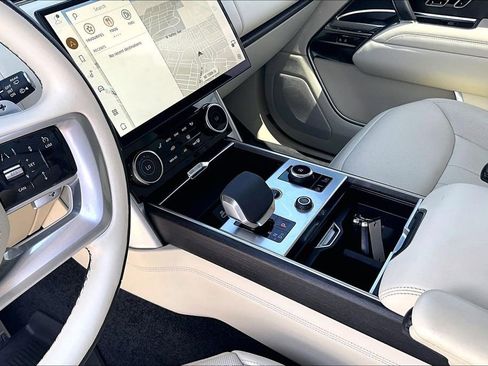 Certified 2023 Land Rover Range Rover SE AWD/4WD image 13