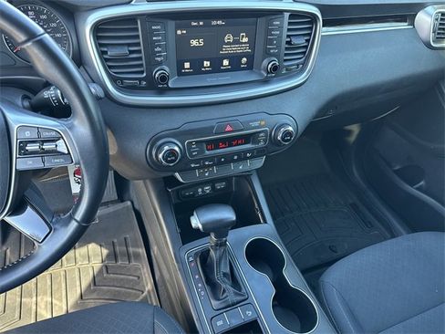 Used 2019 Kia Sorento LX w/ LX Convenience Package image 27