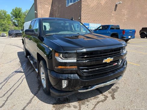 Used 2018 Chevrolet Silverado 1500 LT w/ All Star Edition AWD/4WD image 2