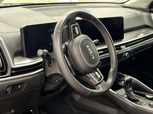 Used 2024 Kia Sorento S image 14