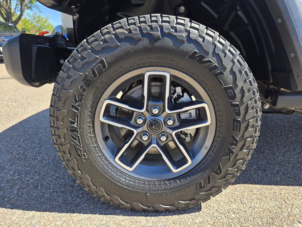 Used 2024 Jeep Gladiator Mojave AWD/4WD image 15
