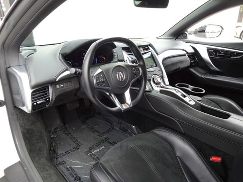 Used 2017 Acura NSX image 10
