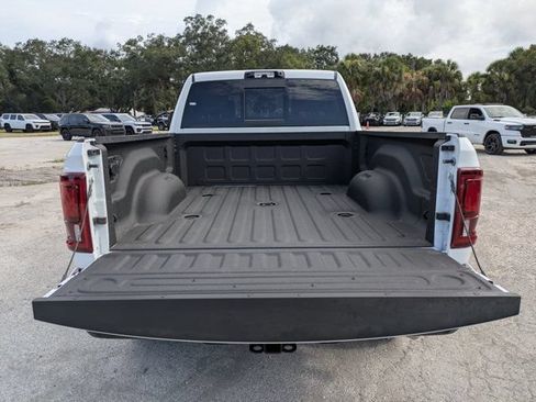 New 2026 RAM 2500 Laramie AWD/4WD image 12