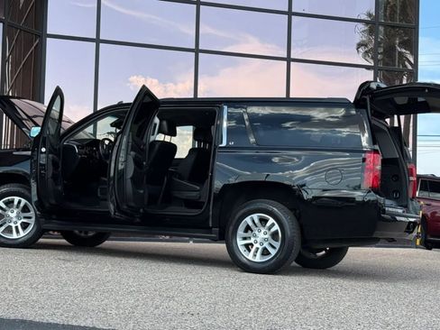 Used 2020 Chevrolet Suburban LT AWD/4WD image 29