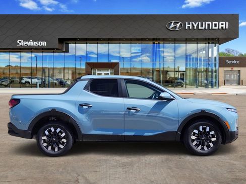 Certified 2025 Hyundai Santa Cruz SE AWD/4WD image 4
