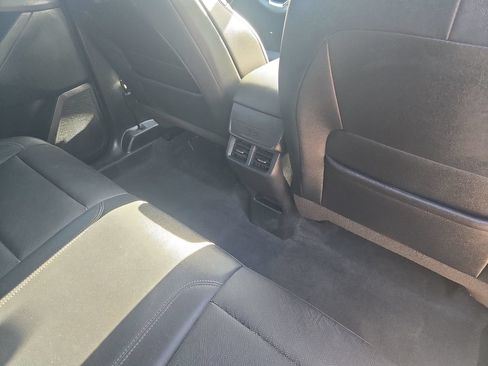 Used 2026 Chevrolet Equinox LT w/ Convenience Package II FWD image 11