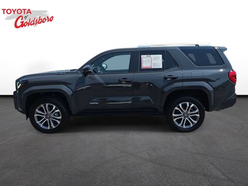 Used 2025 Toyota 4Runner Limited AWD/4WD image 8