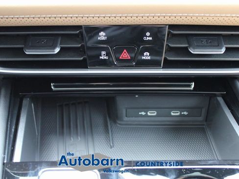 Used 2026 Volkswagen Atlas Cross Sport SEL R-Line AWD/4WD image 16