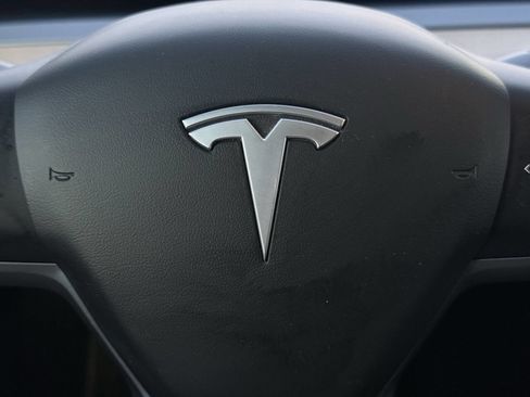 Used 2023 Tesla Model Y Long Range image 14