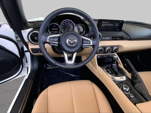 Used 2025 MAZDA MX-5 Miata RF Grand Touring RWD image 6