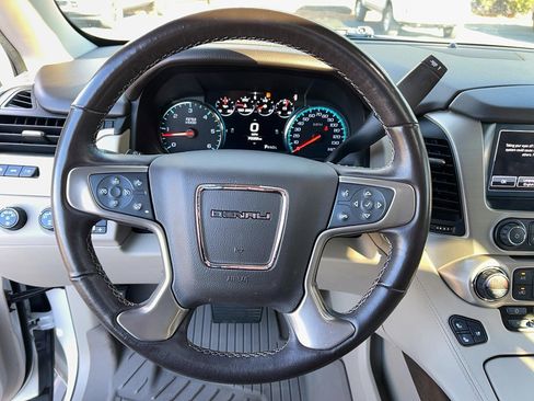 Used 2019 GMC Yukon Denali w/ Denali Ultimate Package image 18