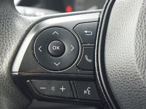 Used 2020 Toyota Corolla LE image 7