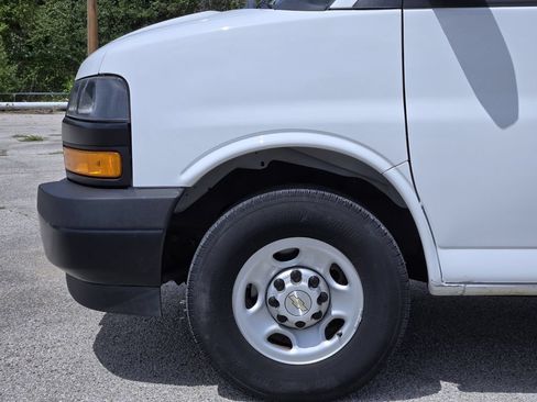 Used 2021 Chevrolet Express 2500 w/ Driver Convenience Package RWD image 8