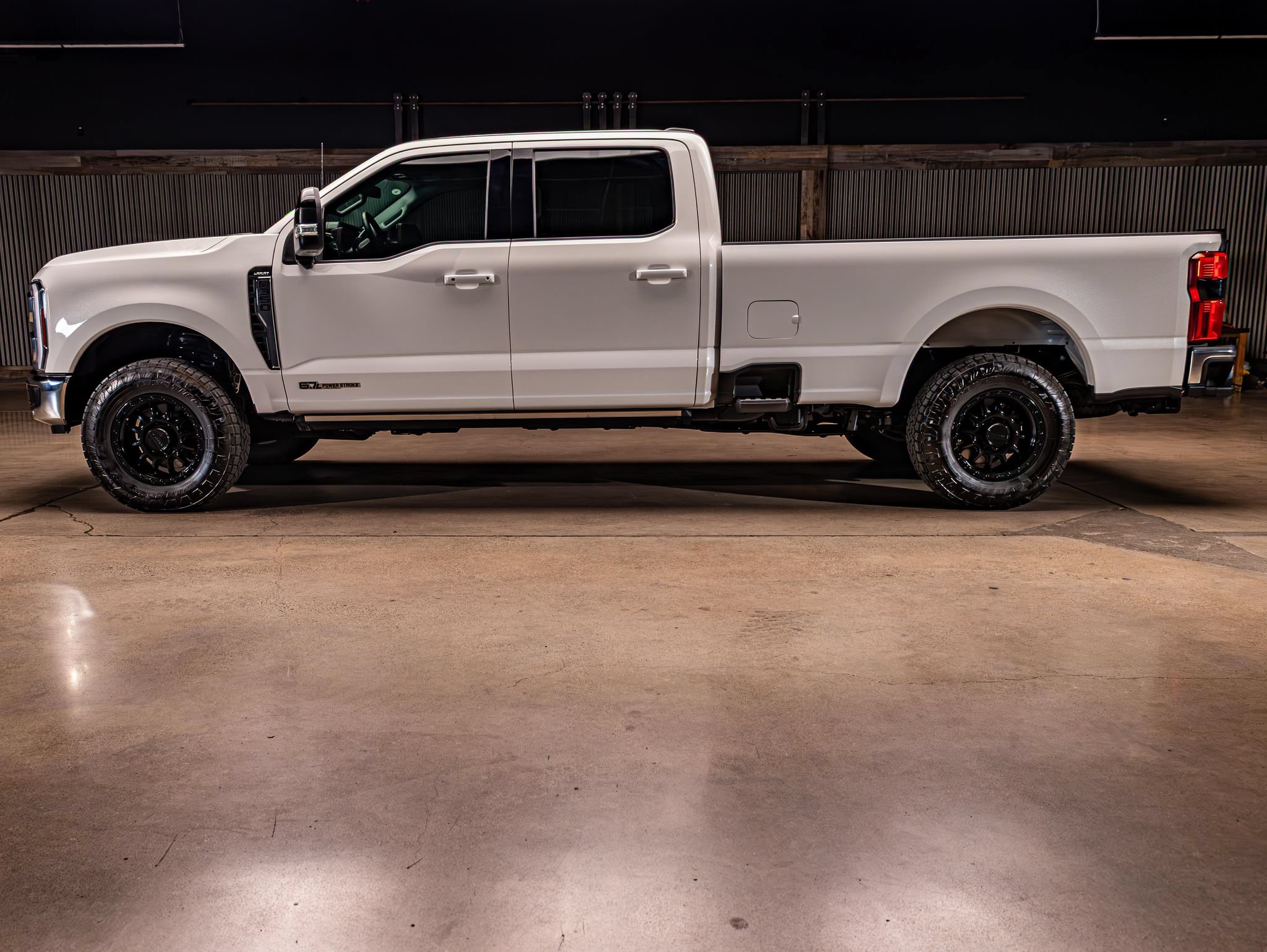 Used 2025 Ford F350 Lariat w/ Lariat Ultimate Package AWD/4WD image 5
