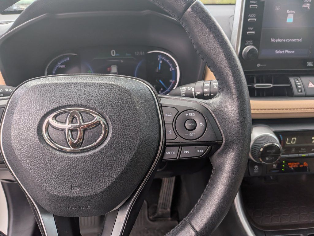 Used 2022 Toyota RAV4 Limited AWD/4WD image 14