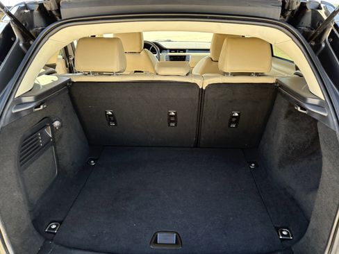 Used 2018 Land Rover Range Rover Evoque SE image 12