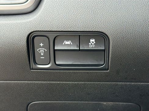 Used 2023 Kia Sorento LX FWD image 33