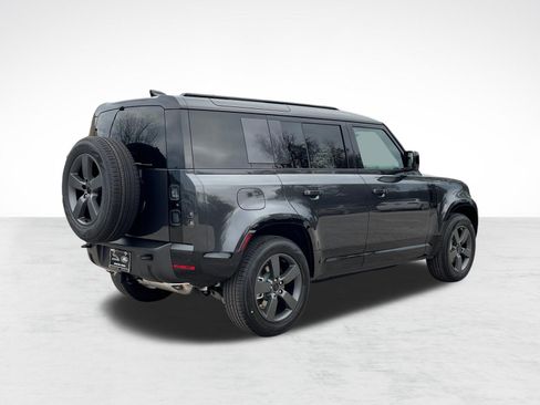 Used 2026 Land Rover Defender 110 X-Dynamic SE AWD/4WD image 9