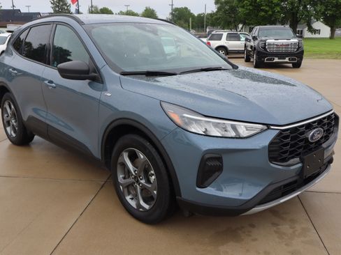 Used 2025 Ford Escape ST-Line w/ Equipment Group 301A FWD image 4