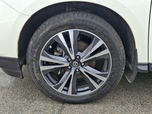 Used 2020 Nissan Pathfinder Platinum image 9