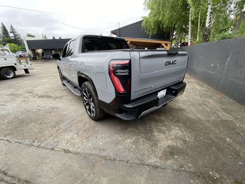 Used 2025 GMC Sierra EV Denali AWD/4WD image 4