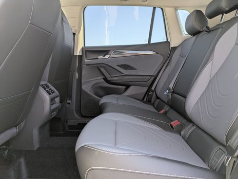 New 2026 Volkswagen Tiguan SE AWD/4WD image 15
