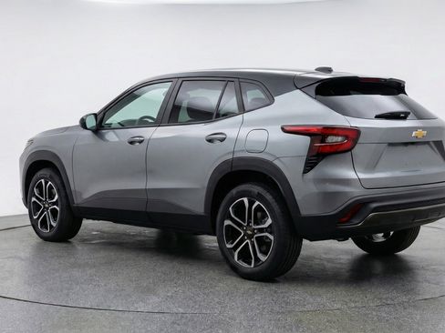 Used 2025 Chevrolet TrailBlazer LT image 6