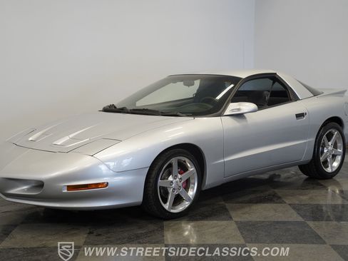 Used 1997 Pontiac Firebird Formula w/ Opt Pkg RWD image 18