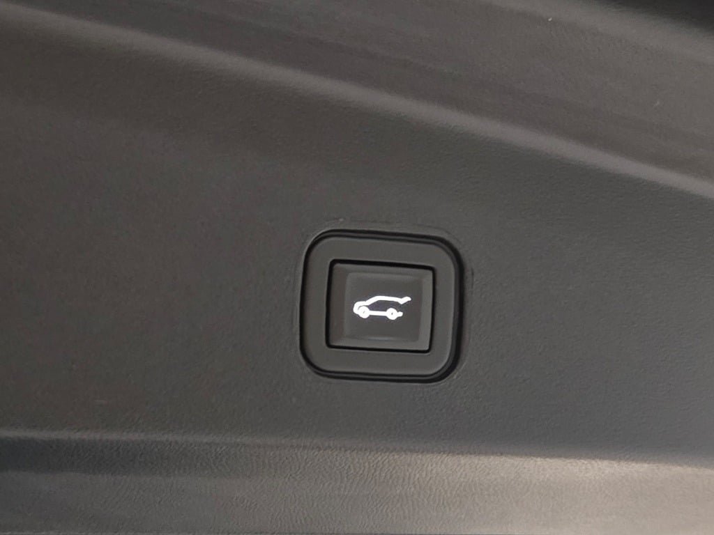 Used 2024 Cadillac Lyriq Sport AWD/4WD image 13
