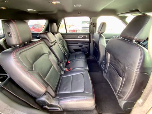 Used 2019 Ford Explorer Sport image 24