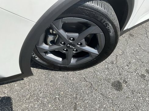 Used 2025 Kia K4 LXS image 2