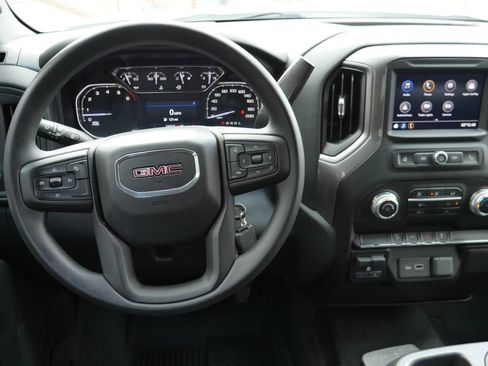 Used 2021 GMC Sierra 1500 4x4 Crew Cab w/ Sierra Value Package image 12