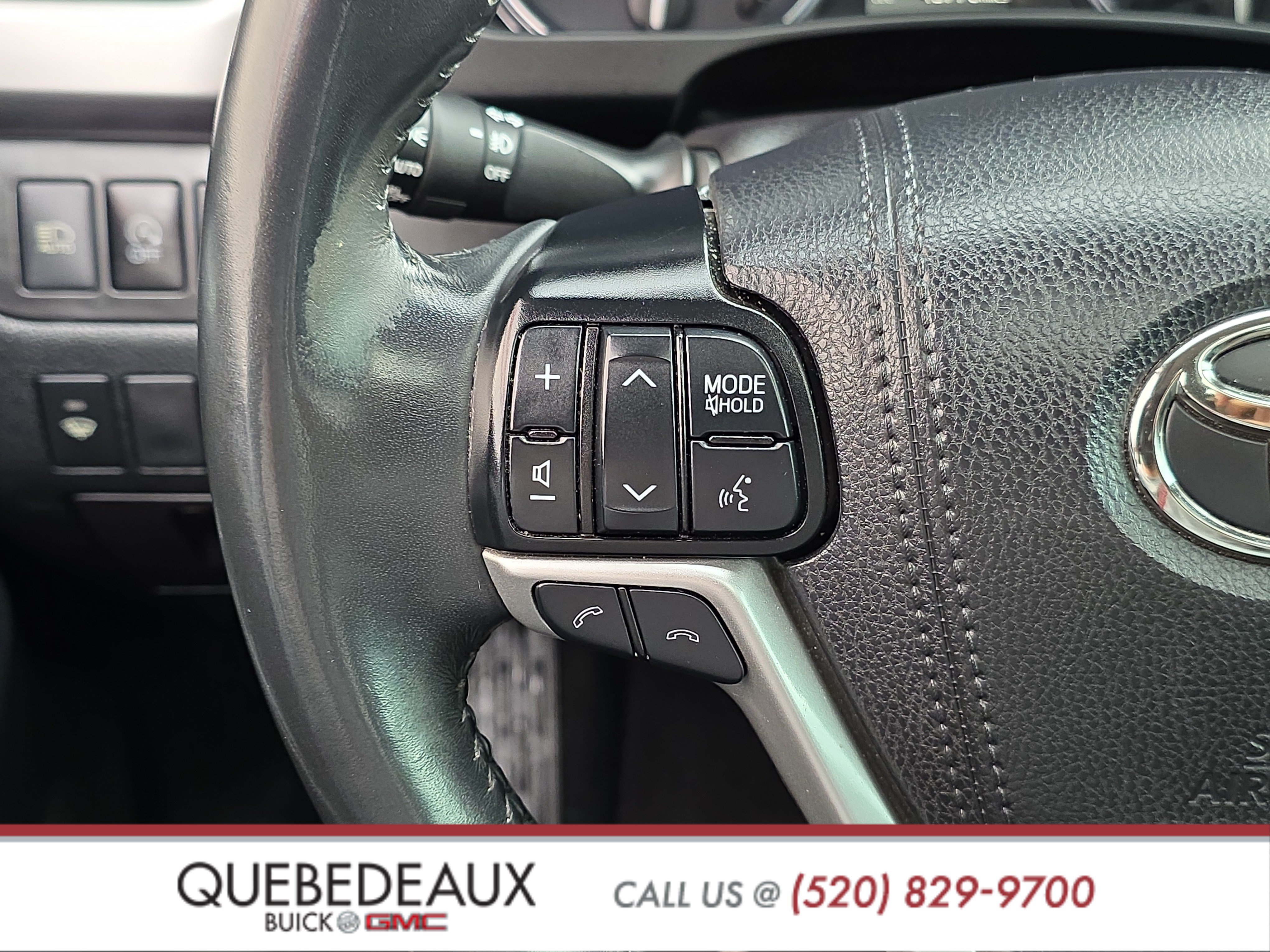Used 2019 Toyota Highlander XLE FWD image 16