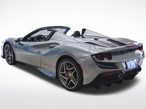Used 2023 Ferrari F8 Tributo image 4