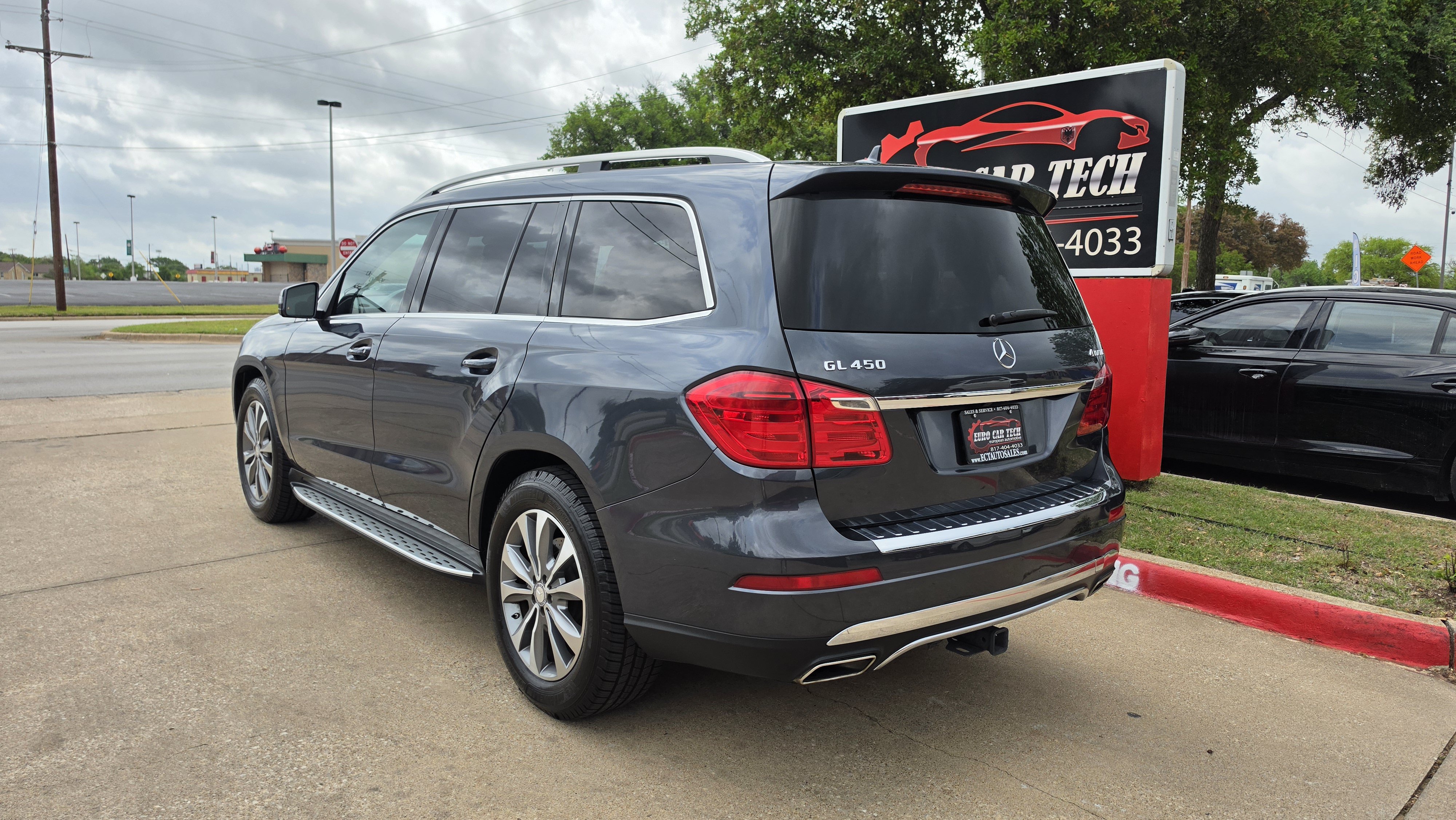 Used 2013 Mercedes-Benz GL 450 4MATIC w/ Premium 1 Pkg image 3