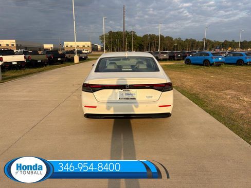 New 2026 Honda Accord Hybrid Touring image 5