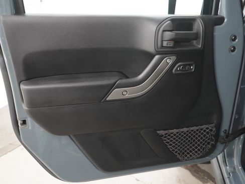 Used 2015 Jeep Wrangler Sport AWD/4WD image 14