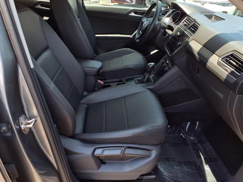 Used 2020 Volkswagen Tiguan SE FWD image 24
