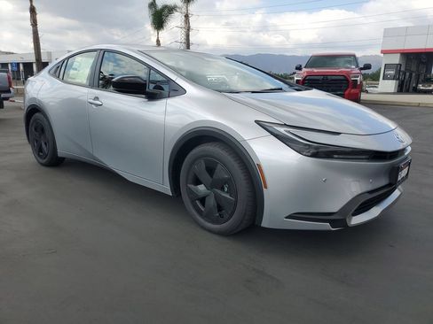 New 2026 Toyota Prius Plug-In Hybrid FWD image 35