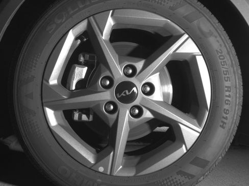 Used 2025 Kia K4 LXS image 12