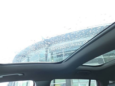 Certified 2025 Mercedes-Benz GLB 250 image 27