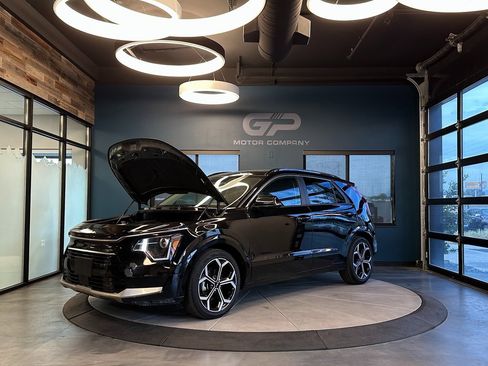 Used 2023 Kia Niro EX Touring image 24
