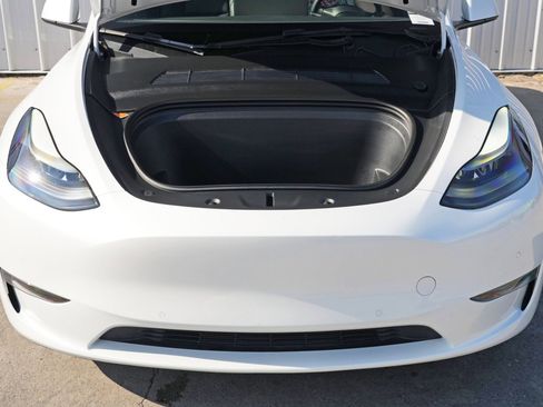 Used 2022 Tesla Model Y Performance image 8