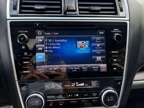 Used 2018 Subaru Outback 3.6R Limited AWD/4WD image 14