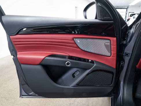 Used 2023 Maserati Grecale Modena image 17