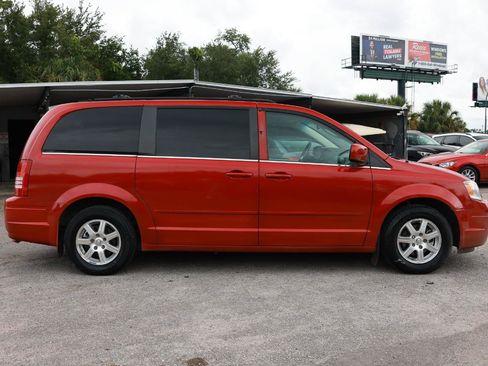 Used 2008 Chrysler Town & Country Touring w/ Entertainment Group #2 FWD image 13