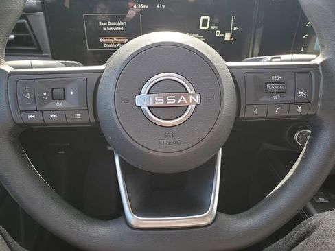 Certified 2025 Nissan Kicks SV image 18
